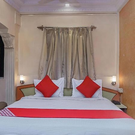 Hotel Tushar Pune Extérieur photo