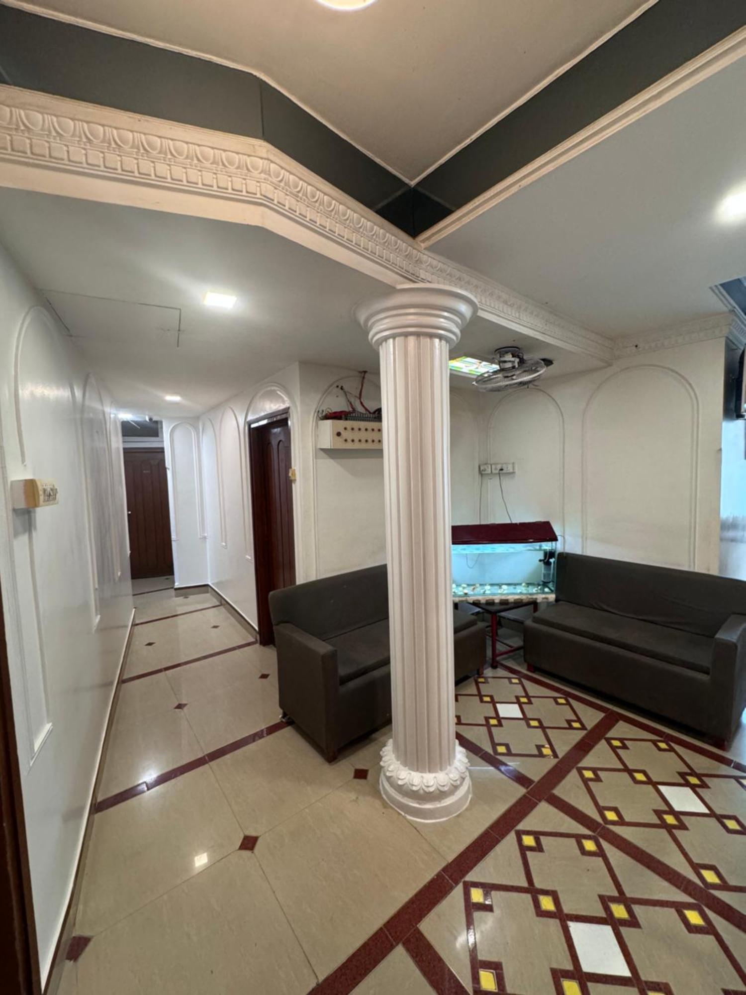 Hotel Tushar Pune Extérieur photo