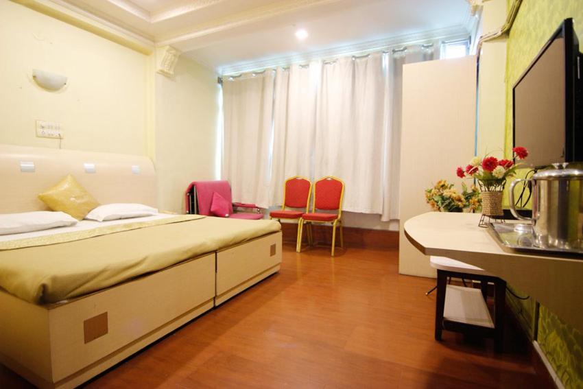 Hotel Tushar Pune Extérieur photo