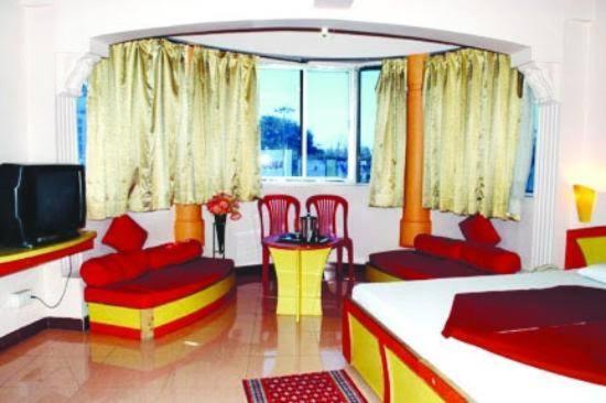 Hotel Tushar Pune Extérieur photo